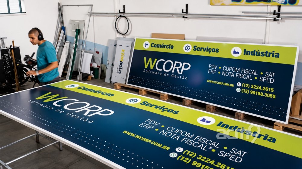 Placas em lona — Wcorp
